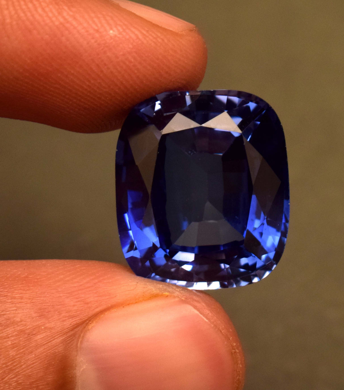 Blue Sapphire 20.00 ct – Cushion Cut Loose Gemstone