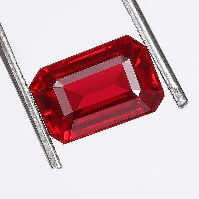 Red Ruby 10.70 ct – Emerald Cut Loose Gemstone