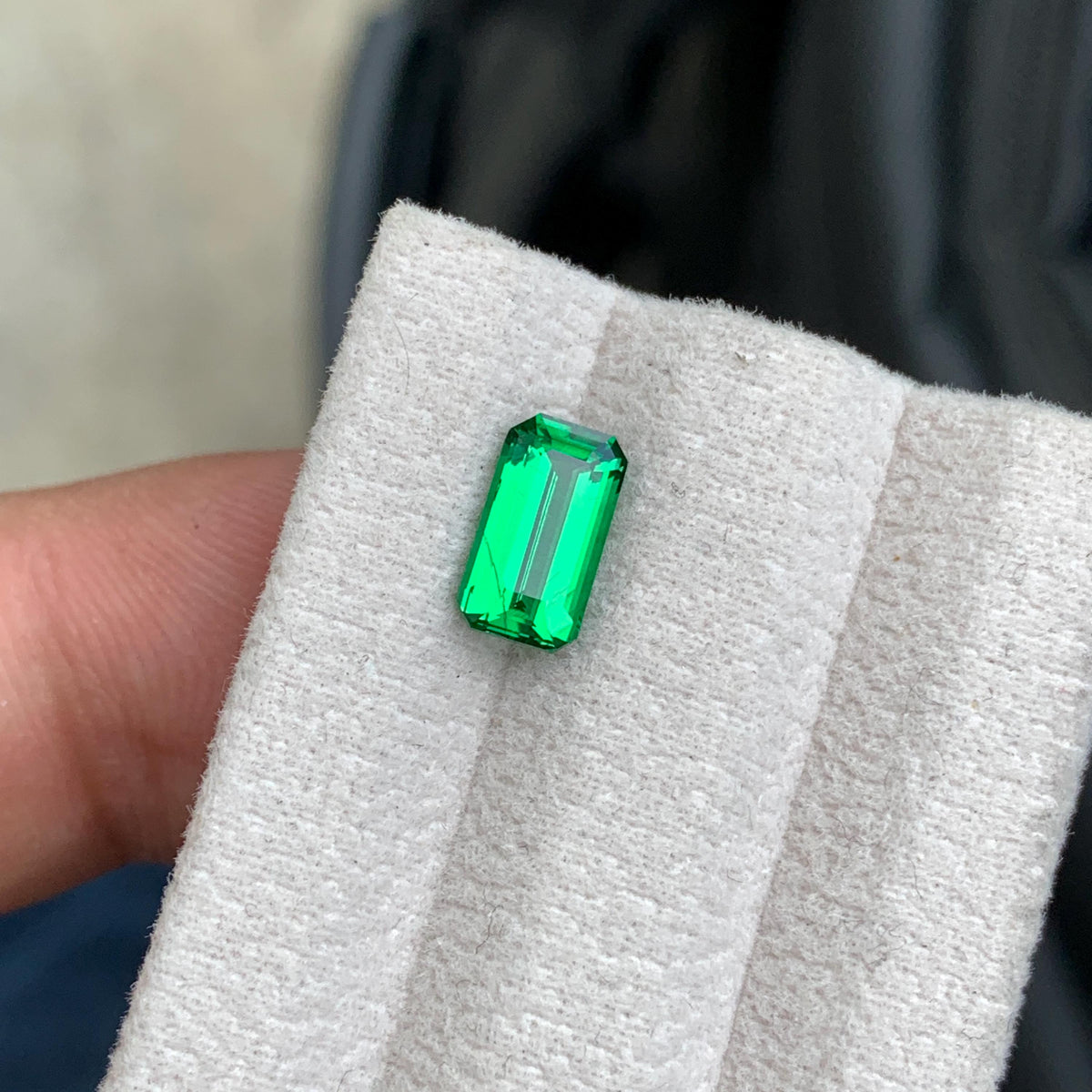 Tsavorite Garnet 1.50 ct – Vivid Green Emerald Cut Loose Gemstone, Tanzania